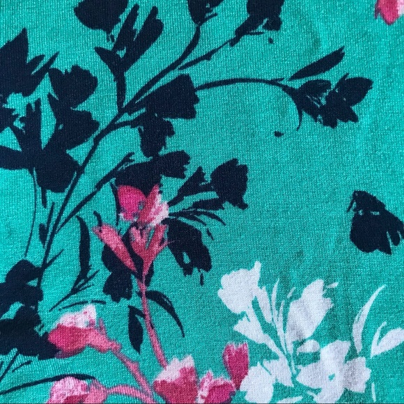 Cold Shoulder WESTPORT Flowered Short Sleeve Shirt - Picture 3 of 6